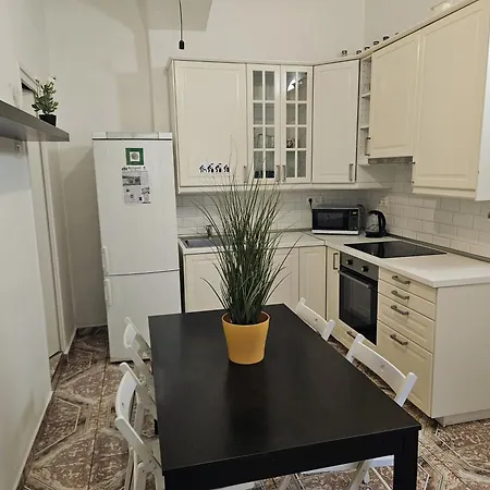 Bohem Center Andrassy Hostel