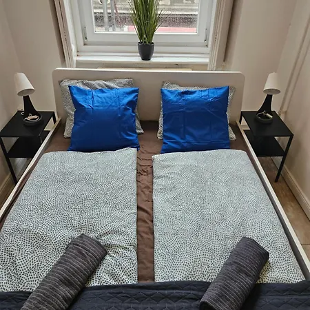 Hostel Near To Bohem Center Budapesta